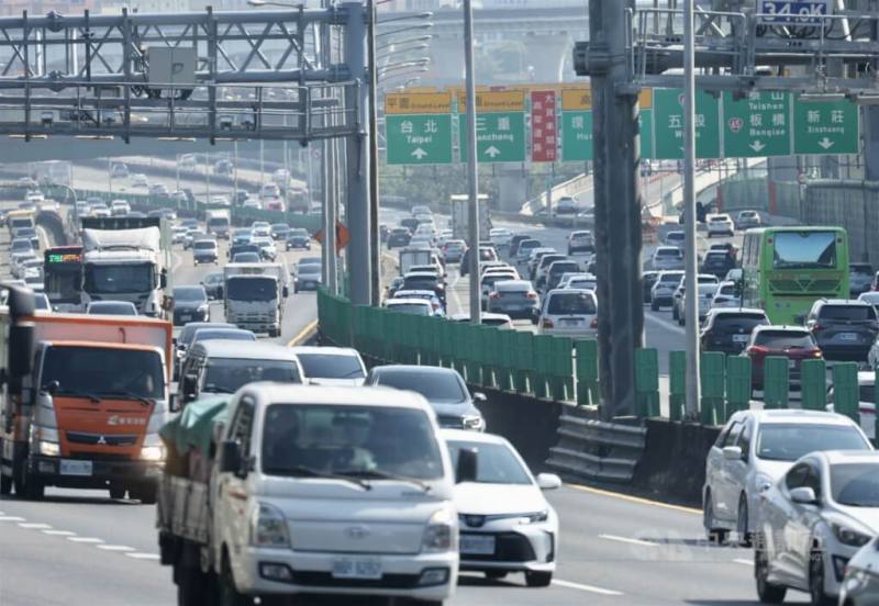 圖為國道1號五股泰山路段車流情形。