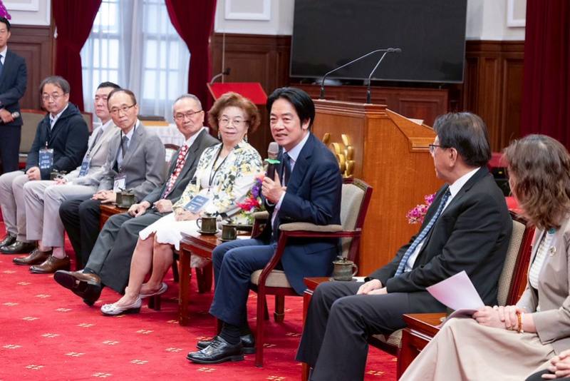 賴清德總統15日上午接見「亞太再生醫學學會」