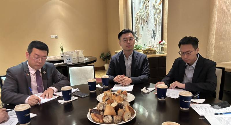 (右起)郭文橐、奈國台商會副會長林子立均為奈國僑臺商第二代，關注僑社傳承與青商接棒等相關議題