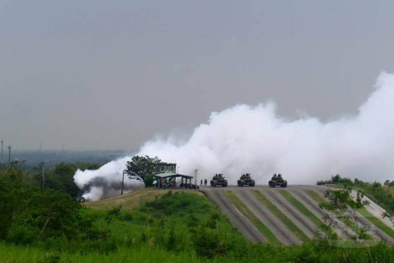 陸軍36化學兵群煙幕營煙幕一連日前參與為期10天9夜的新式基地訓練。（36化學兵群提供）
