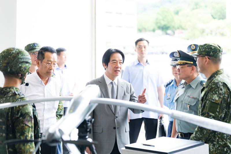 端節將屆，賴清德總統16日上午前往勗勉「海軍嵩山雷達站」及「陸軍關渡指揮部」