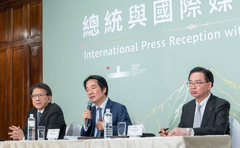 賴清德總統18日上午在台北賓館與國際媒體茶敘