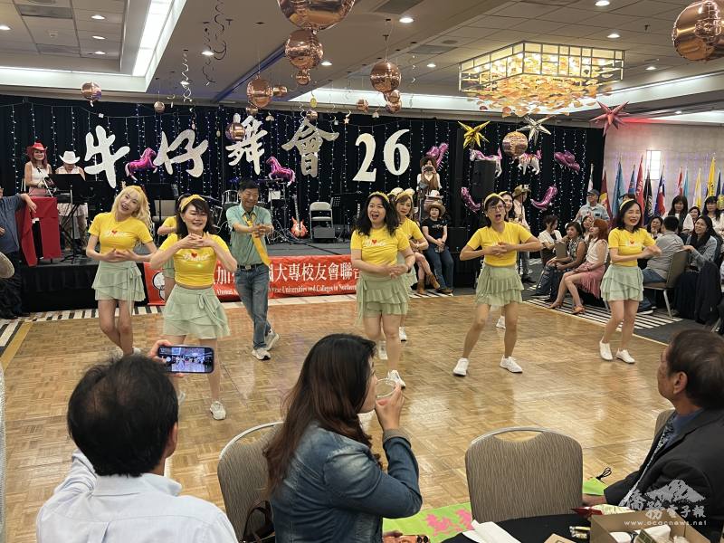 現場精彩表演節目