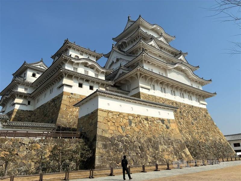 據交通部觀光署統計，台灣旅客2026年1到4月有712萬1102人次出國，其中有37.3%選擇到日本旅遊。圖為日本名勝姬路城。