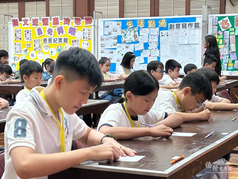 學生專心參加珠心算檢定及競賽，展現平日扎實的學習成果
