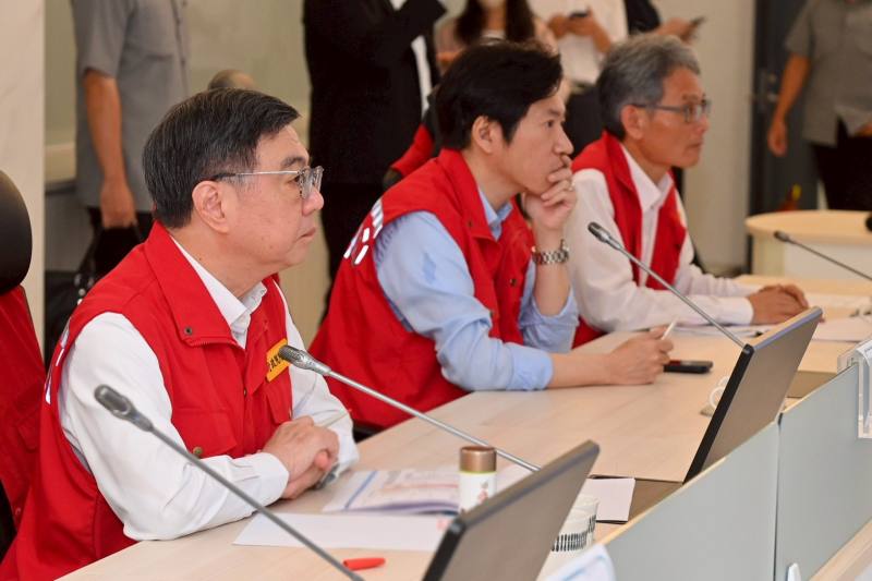 行政院長卓榮泰視察水利署防災中心