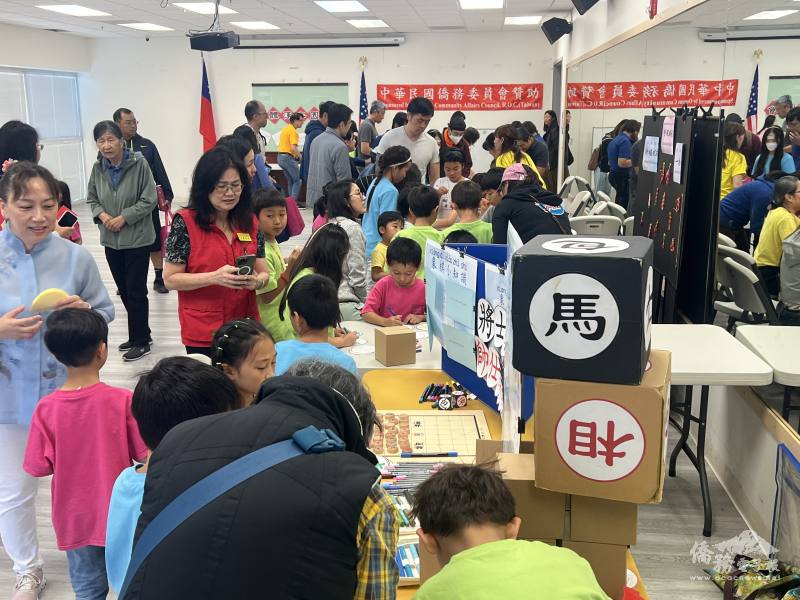 「漢字文化節園遊會」人潮滿滿。