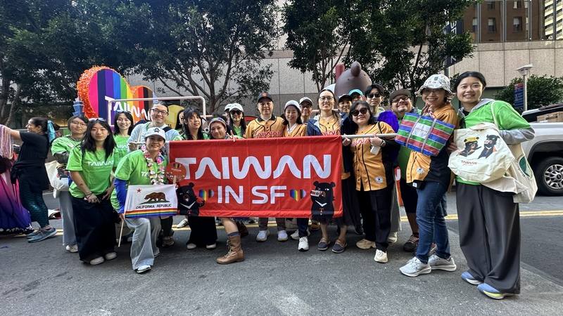 舊金山同志大遊行，台灣擴大參與，觀光署與駐舊金山辦事處團隊參與。