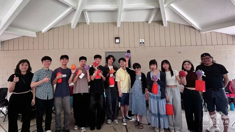 成功大學赴芝加哥大學的交換學生大合影
