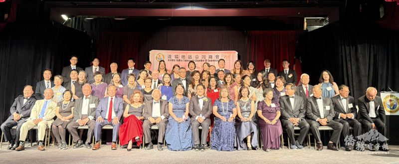 達福地區臺灣商會「第35屆年會暨會長交接典禮」合影