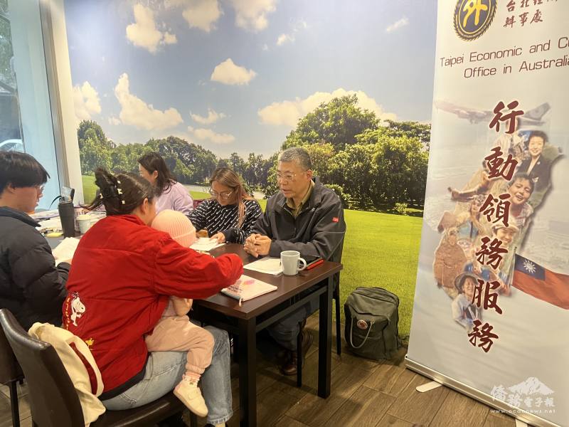 「行動領務」現場提供諮詢服務