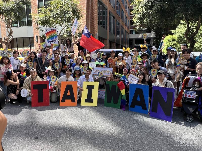 參與第56屆同志驕傲大遊行的Team Taiwan