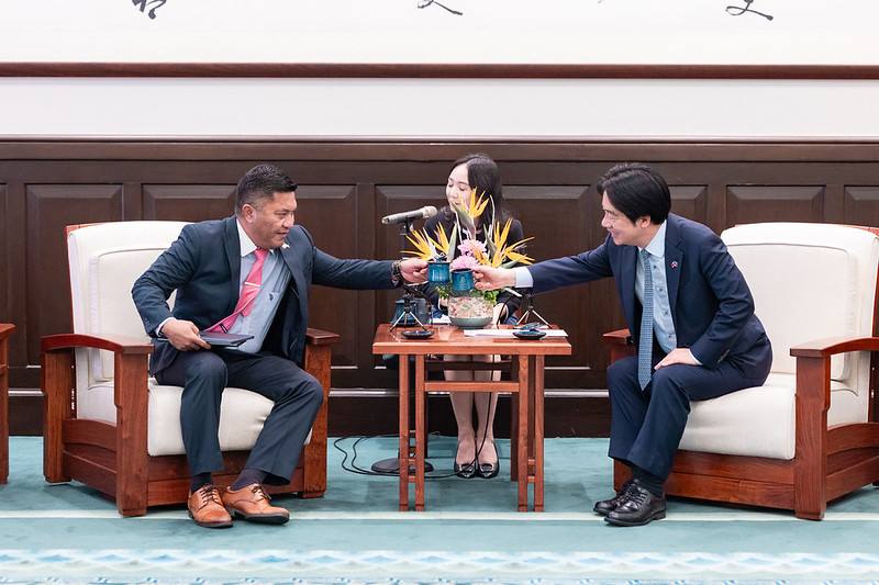 賴清德總統1日下午接見馬紹爾群島共和國外交暨貿易部長康仁德伉儷