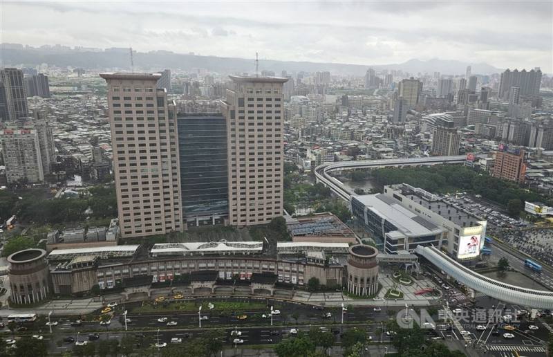 圖為新北市板橋區「新板特區」街景。