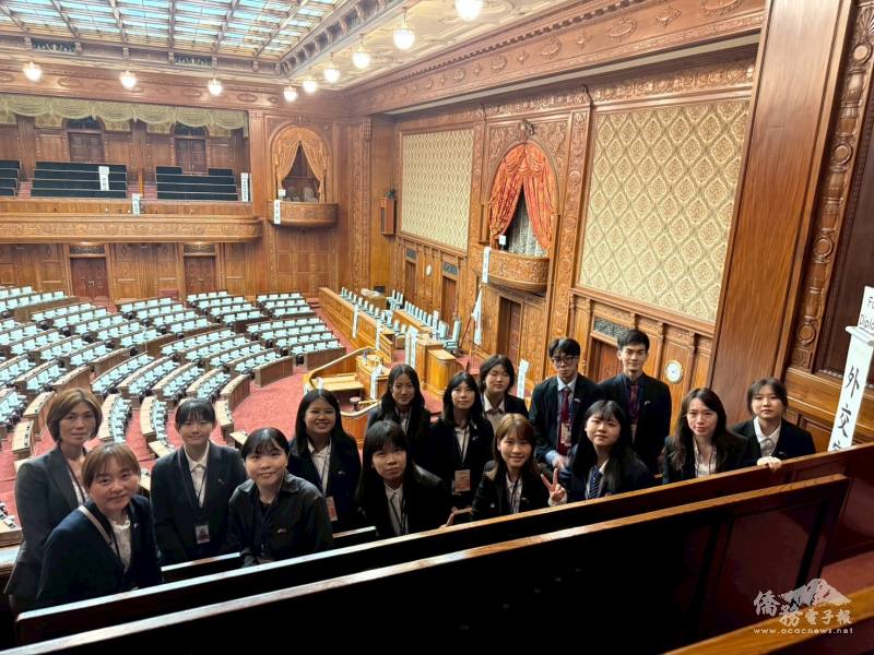 搭僑學員參觀眾議院本會議議場