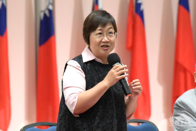 僑務委員會委員長徐佳青主持座談會