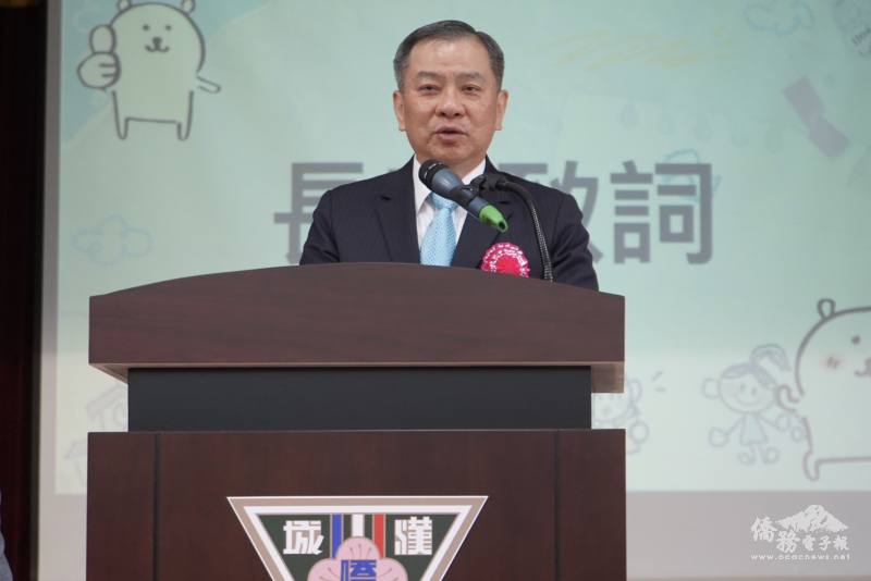 丘高偉對全體畢業生表達熱烈祝賀