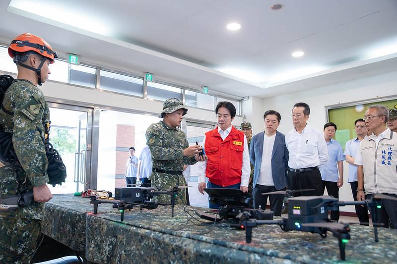 賴清德總統9日上午前往宜蘭視導「陸軍蘭陽地區指揮部」巴威颱風防颱整備情形