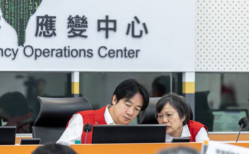 總統視導巴威颱風中央災害應變中心