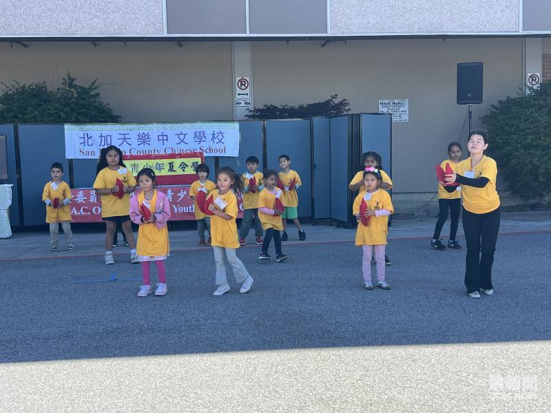成果發表會中，學員輪番帶來演出。