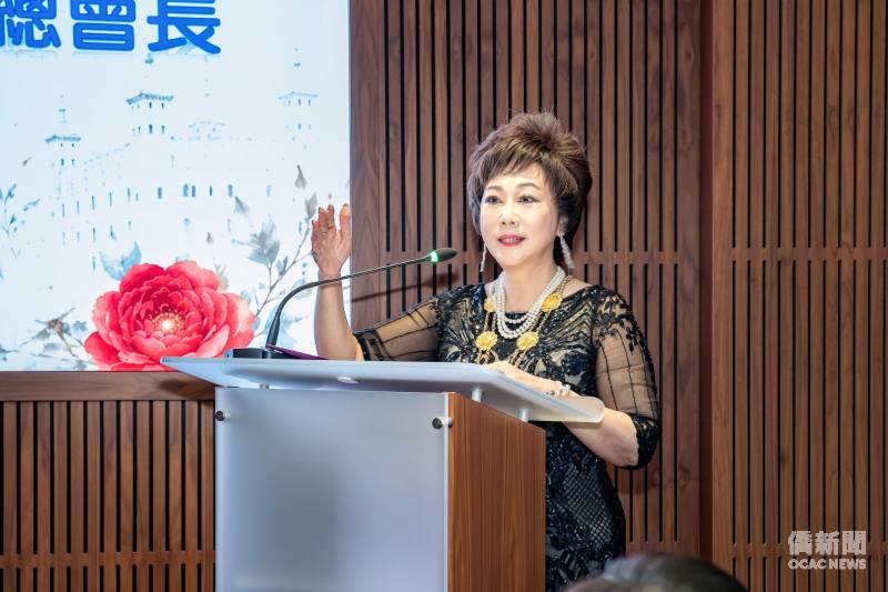 世華總會長林淑敏率領由各分會組成的訪團親臨支持，期許英格蘭分會成員秉持世華宗旨，凝聚旅英婦女的力量。