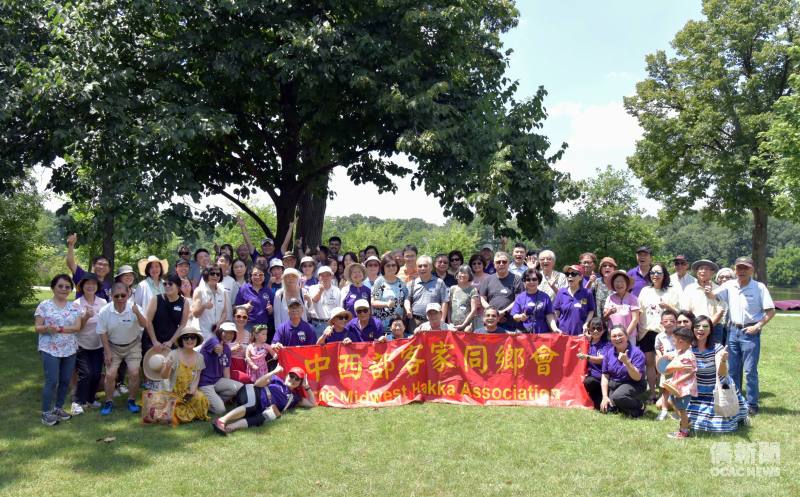 美國中西部客家同鄉會戶外野餐饗宴合影