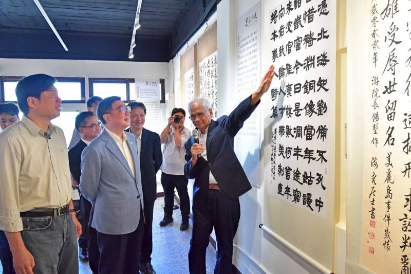 行政院長卓榮泰出席「墨痕詩述-臺灣百年追尋」展覽開幕式