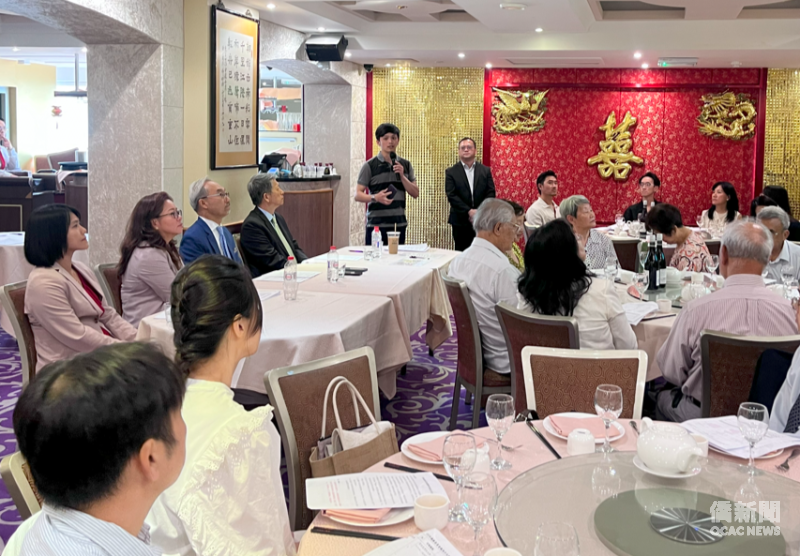 英國臺灣協會會長廖聖恩分享返臺參加「115年歐非中南美洲地區僑社工作研討會」心得，並就建立僑社互助聯絡網及強化緊急應變合作提出建議。