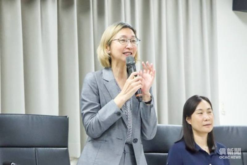 僑務委員會僑生處副處長吳曉竹致詞