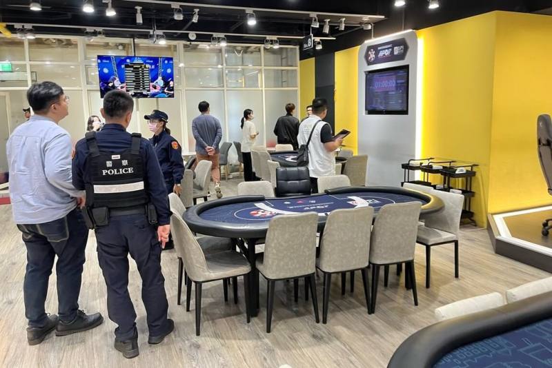 桃園市政府經濟發展局表示，考量近年德州撲克營業場所逐漸增加，經營模式與麻將館相似，具有供不特定民眾使用桌具及易涉賭博性質，因此比照麻將場所納入管理，以健全制度並維護公共安全及社會治安。（桃園市政府經濟發展局提供）
