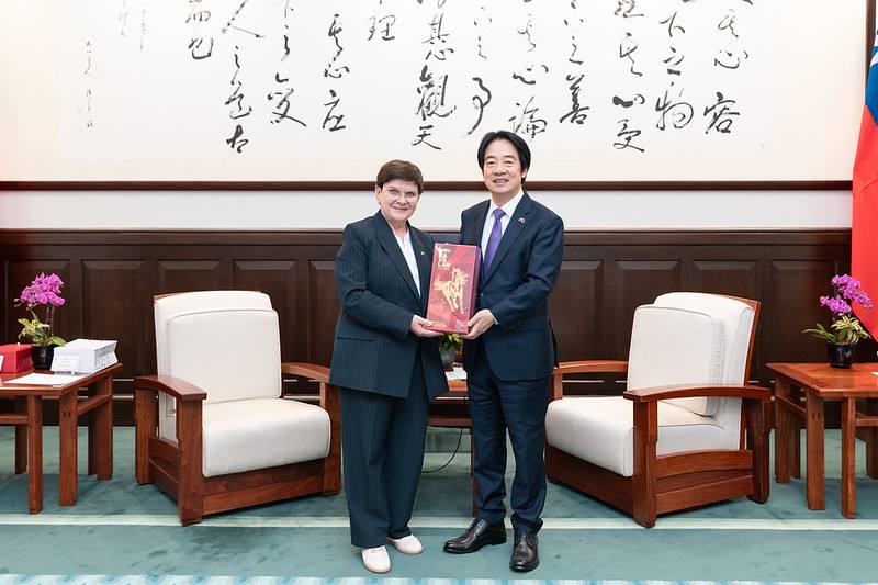 賴清德總統21日上午接見「歐洲議會波蘭籍保守黨團議員團」