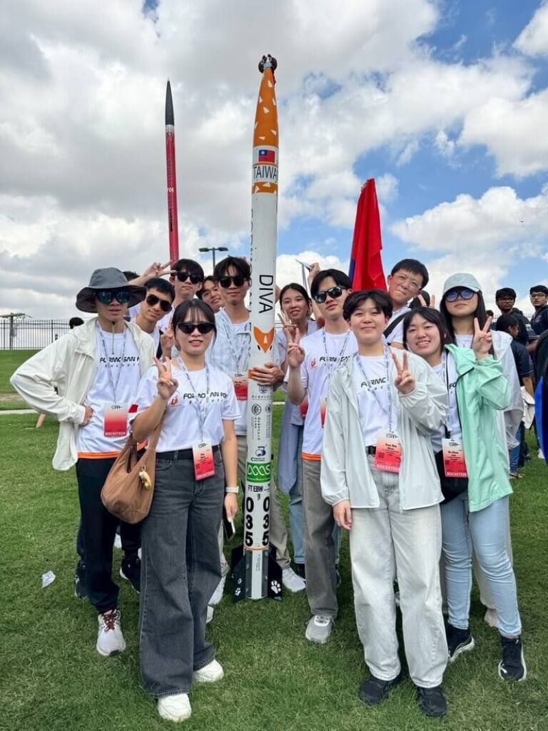 陽明交通大學火箭團隊Formosan Fox前往美國德州參加2026國際火箭工程競賽，以亞洲第7名完成火箭發射與完整回收任務。（陽明交大提供）
