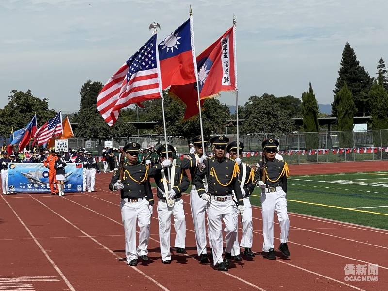 北加州陸軍官校校友會旗隊入場