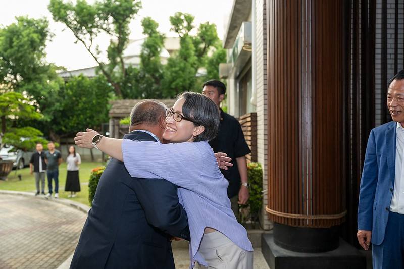 副總統祝福歐宜樓副總統在臺灣參訪及出席相關活動一切順利