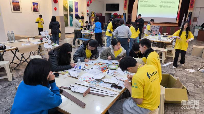 學員分組進行團隊實作活動，培養溝通協調能力與合作精神