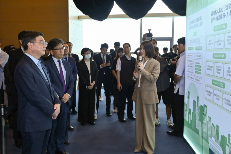 行政院長卓榮泰出席亞洲資產管理中心高雄專區成立週年記者會