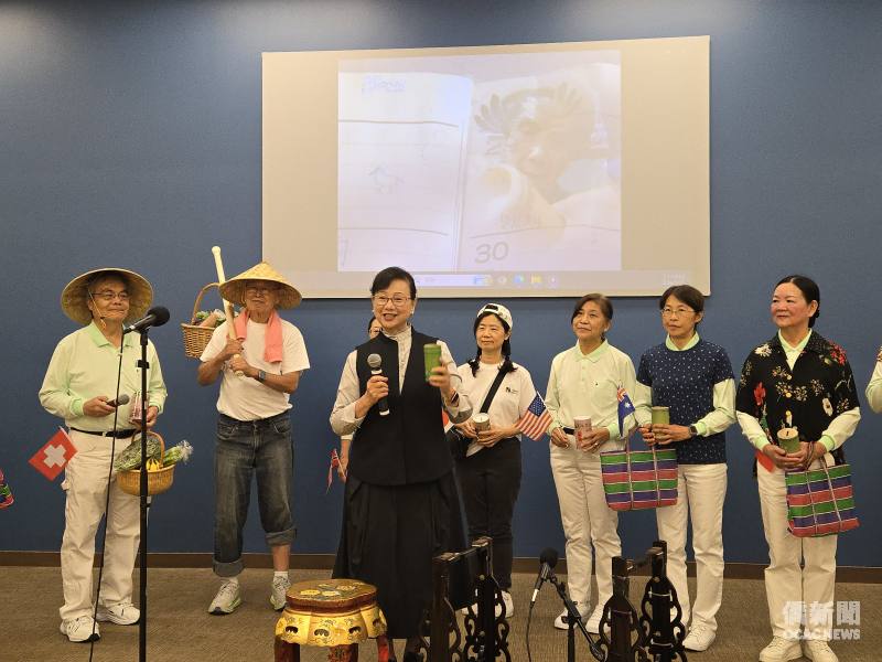 慈濟成立60週年，慈濟志工在「好歌大家唱」活動中帶來《難忘竹筒歲月》音樂話劇表演。
