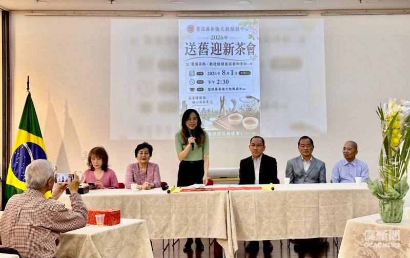 朱怡靜致詞，為新進文教中心同仁表達期許與祝福。
