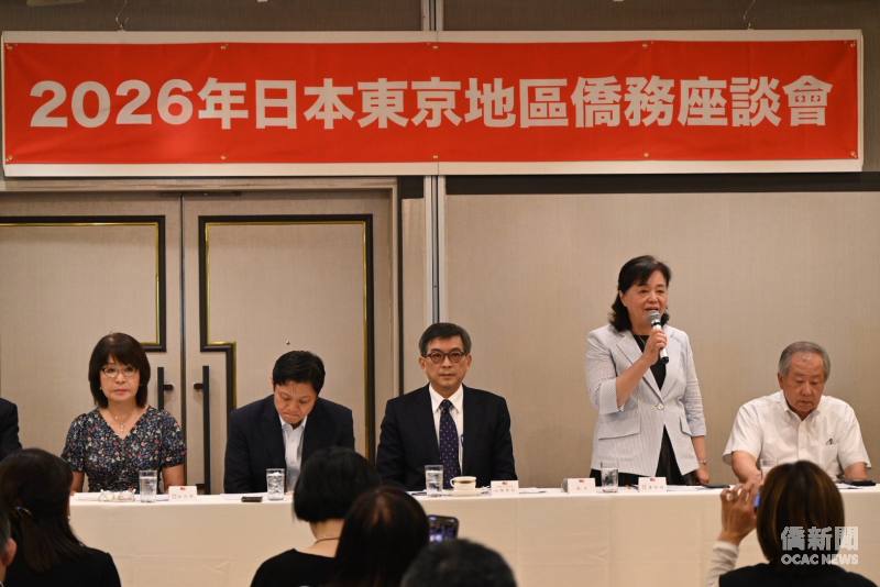 座談會由僑務委員蕭悧悧擔任議長。