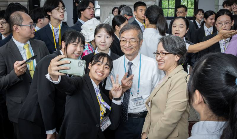 蕭美琴副總統今（4）日上午接見「我國參加2026年各國國際科學展覽會代表團」