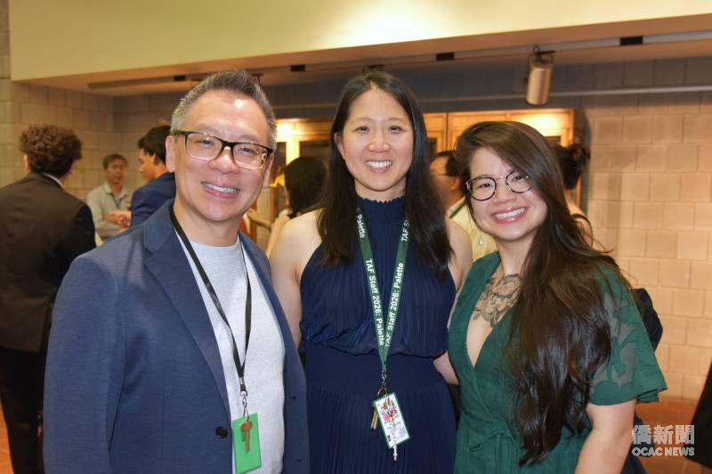 臺美人基金會(TAF)夏令營執行長Pamela Hung (中) 、主任Alison Yeh (右) 及TAF前會長蔡和杰(左)合影。