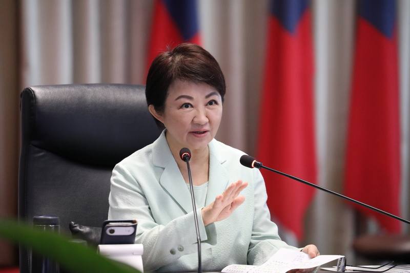 台中市長盧秀燕4日在市政會議中宣布，台中捷運藍線土建第1標工程12日舉行開工祈福典禮，藍線將進入重要里程碑。