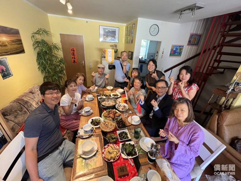 谷瑞生參與由僑務諮詢委員楊櫻鳳博士舉辦的輔大校友會德國分會餐聚。