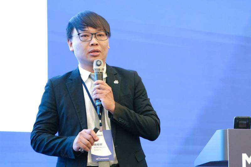 資策會產業情報研究所產業顧問施柏榮表示，廣達與金寶等台廠投資量子運算公司，看重的是量子基礎設施與早期合作機會，預先布局量子晶片外圍的電子設備與傳輸系統。（資策會MIC提供）