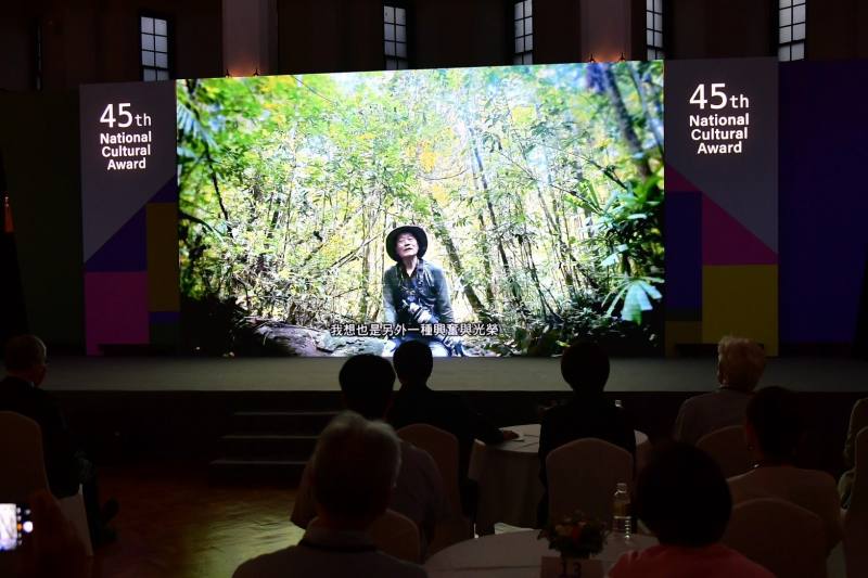 「第45屆行政院文化獎」得獎人徐仁修老師（文學）