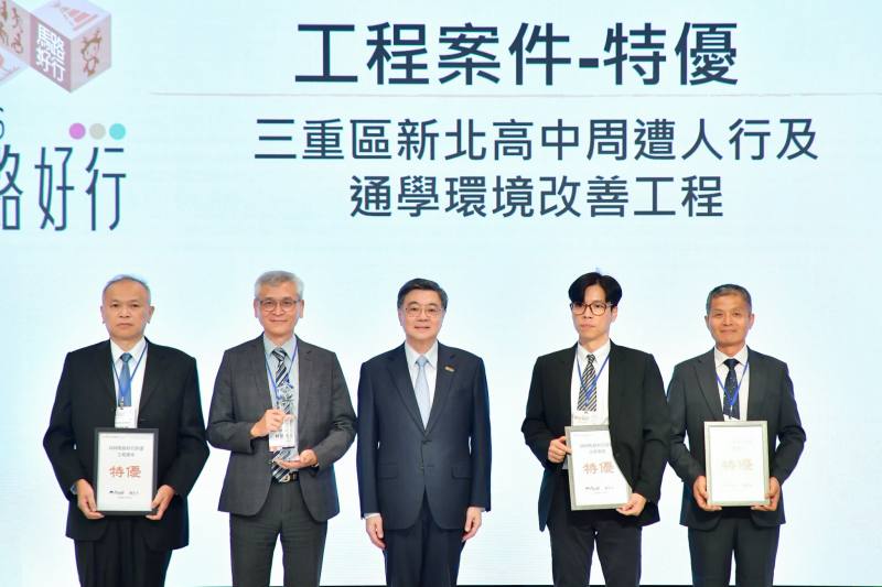 2026年8月5日行政院長卓榮泰出席2026馬路好行暨人本環境大專院校競賽頒獎典禮