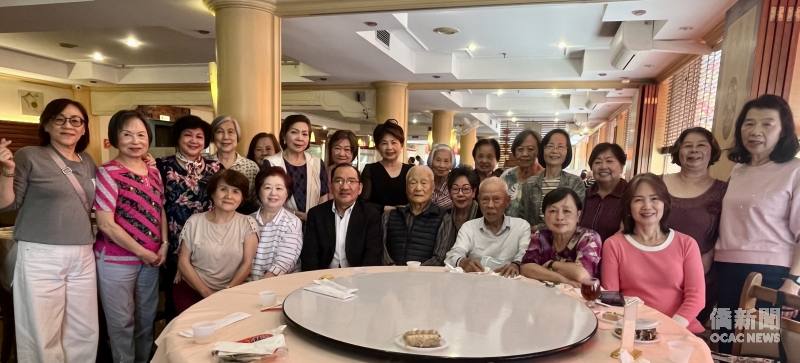 全體出席人員一起合照