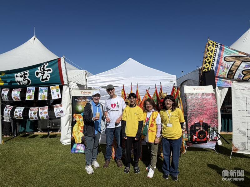 愛城臺灣同鄉會於「Heritage Festival」設置臺灣館，與民眾互動交流