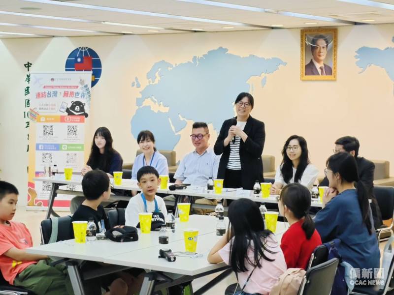 僑教處簡任視察陳淑芳致詞歡迎東京中華學校師生