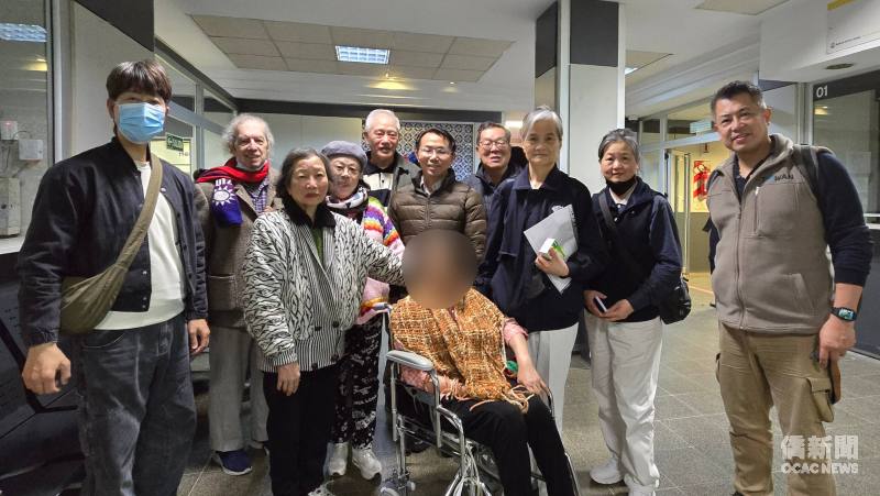 阿根廷臺灣僑界關懷救助協會、慈濟志工及熱心僑胞接力陪伴與照護林女士，並於出院日送上祝福，祝願其士平安返臺。